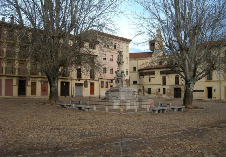plaza del grano león